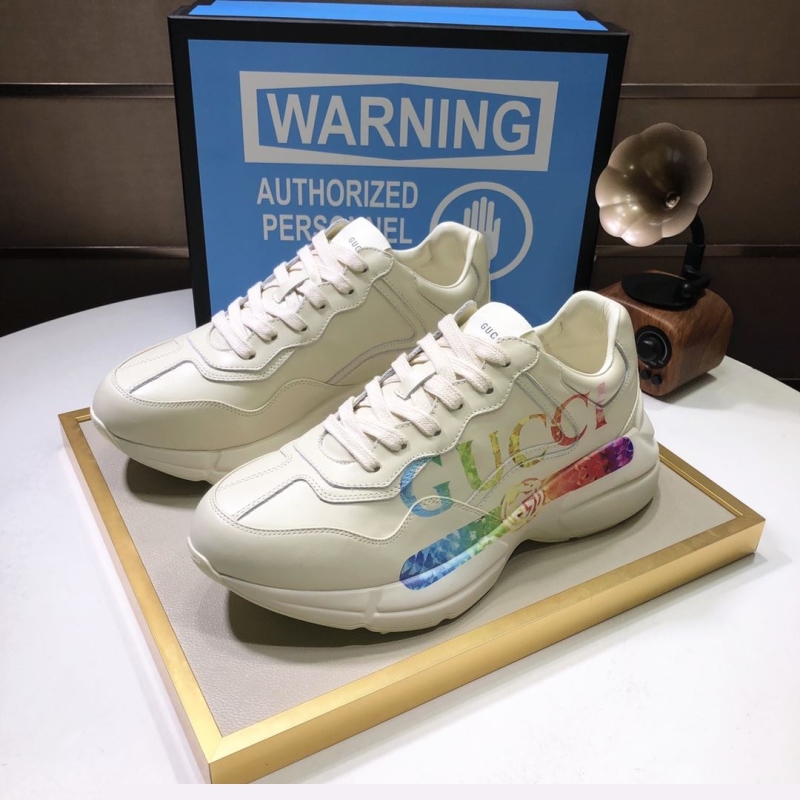G*u*i casual shoes
